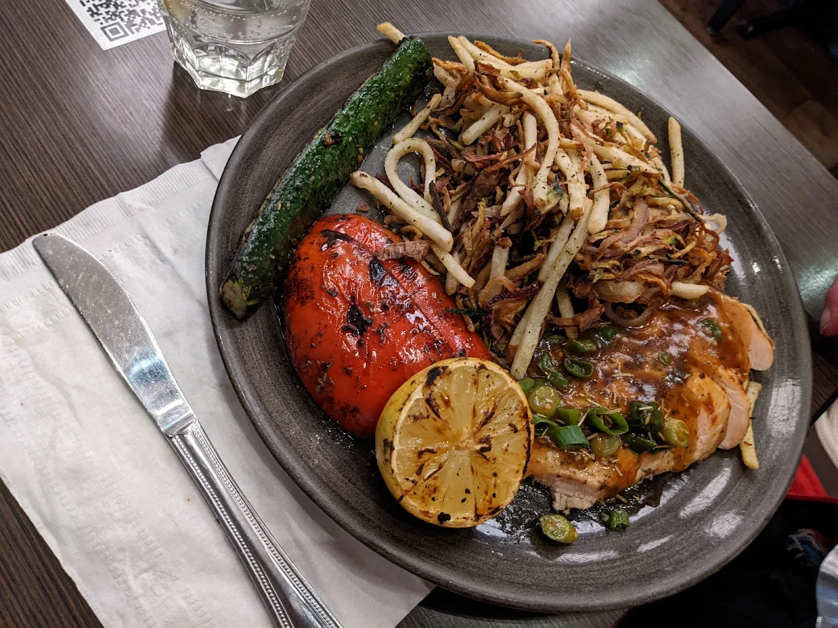 Chicken Dish, Pacini Vaudreuil-Dorion