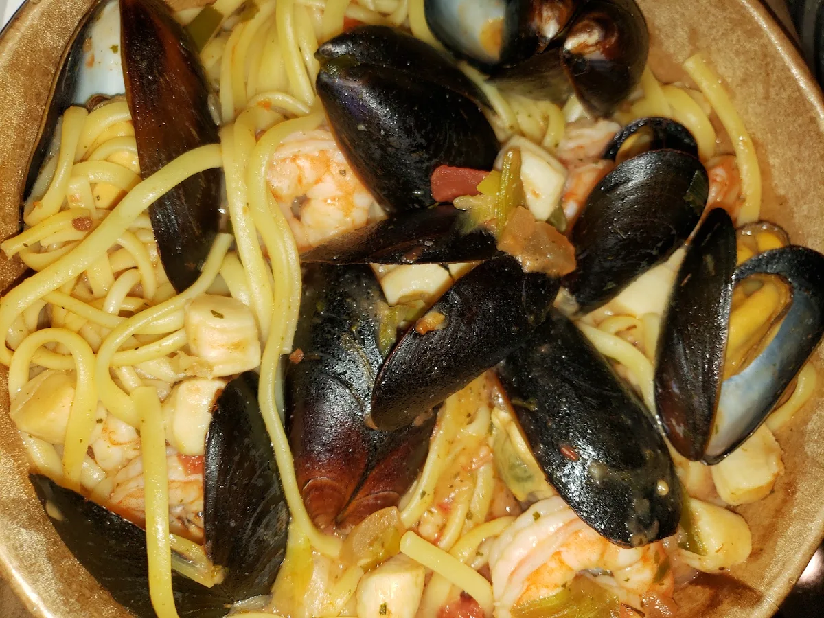 Linguine Aux Fruits de Mer Seafood Linguine, Pacini Vaudreuil-Dorion