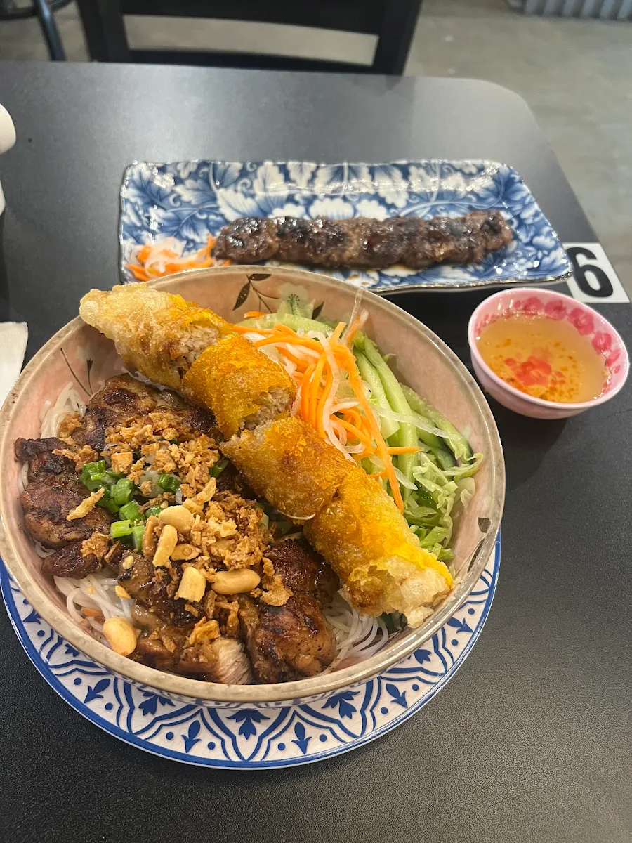 Highlights, Pho Khanh Express (Hastings)