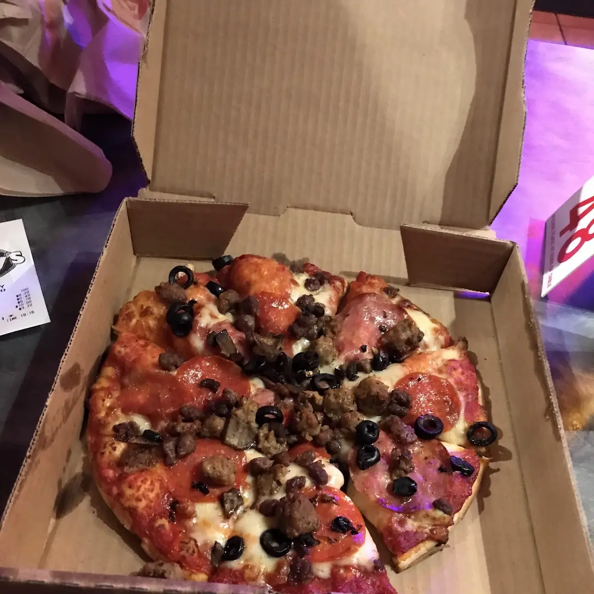 Small Pizza Salami