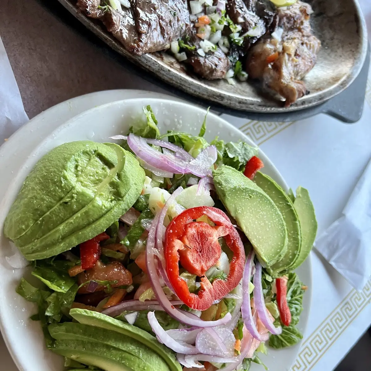 Ensalada Mixta Con Aguacate