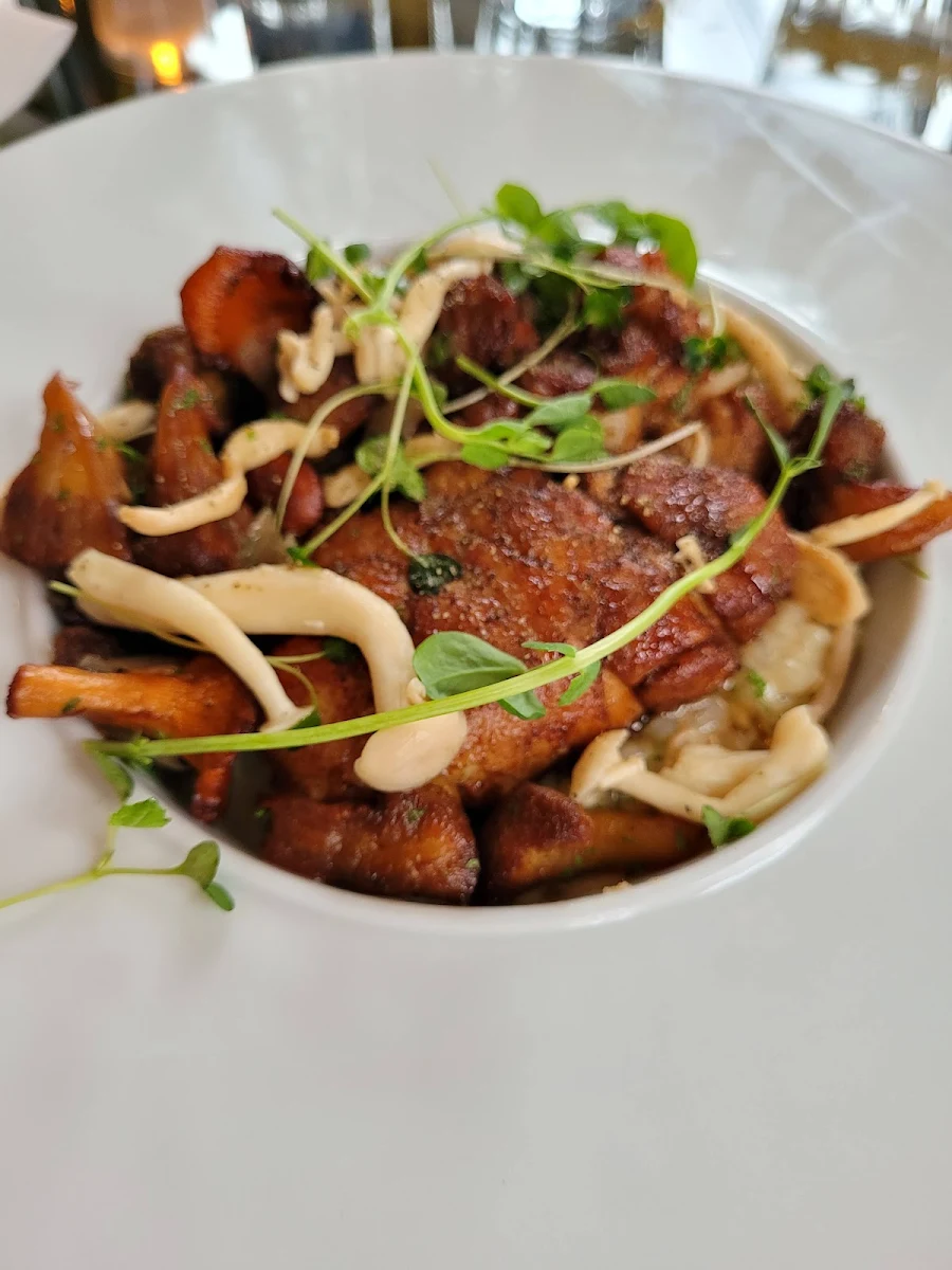 Ris de Veau Et Sauté de Champignons