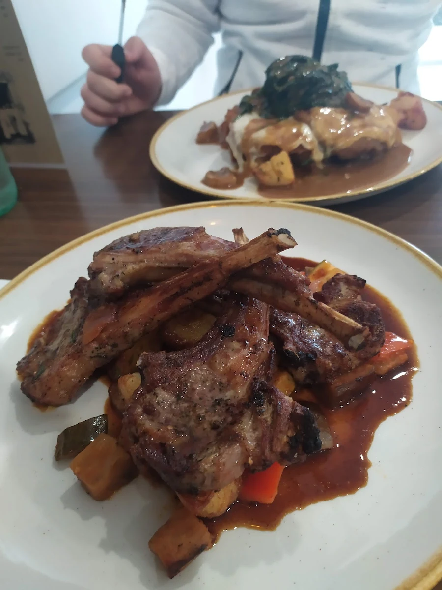 Lamb Cutlets, La Vita Ristorante Cafe
