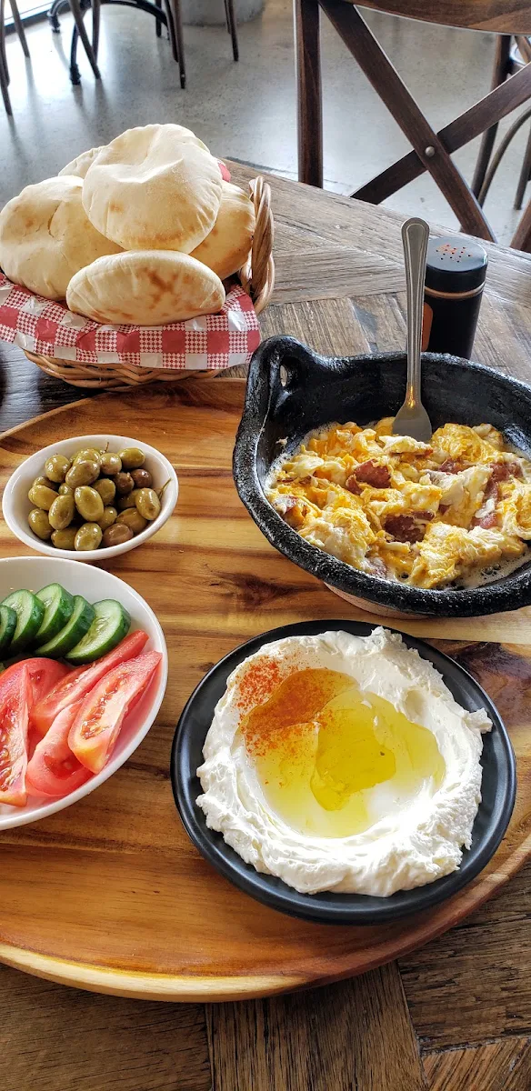 Cheese Sujuk Eggs, Villa bakery
