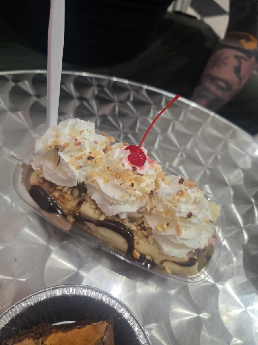 Strawberry Banana Split