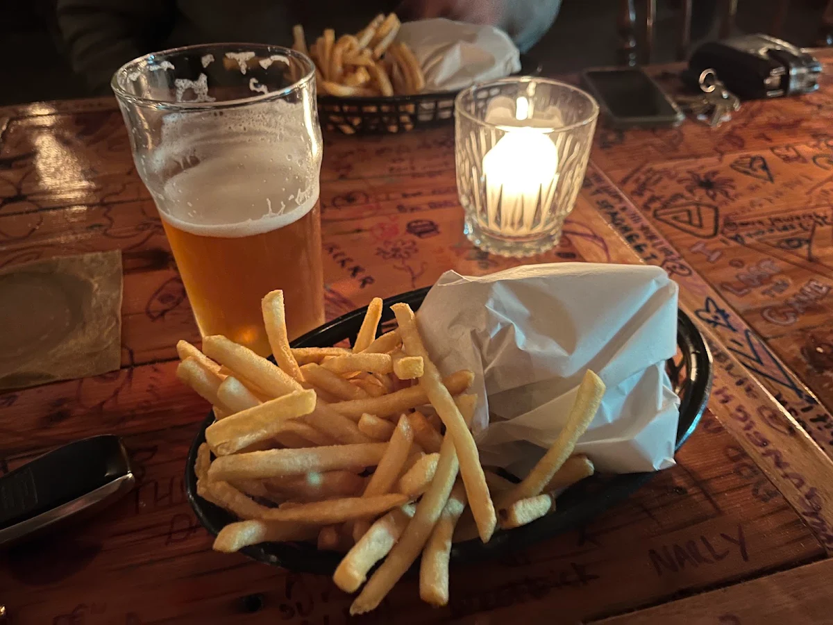 Mary's Burger, Mary's Castle Hill