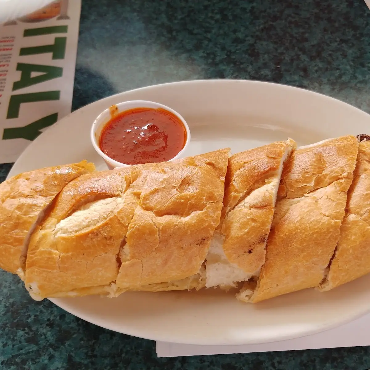 Garlic Bread with Mozzarella & Marinara 4