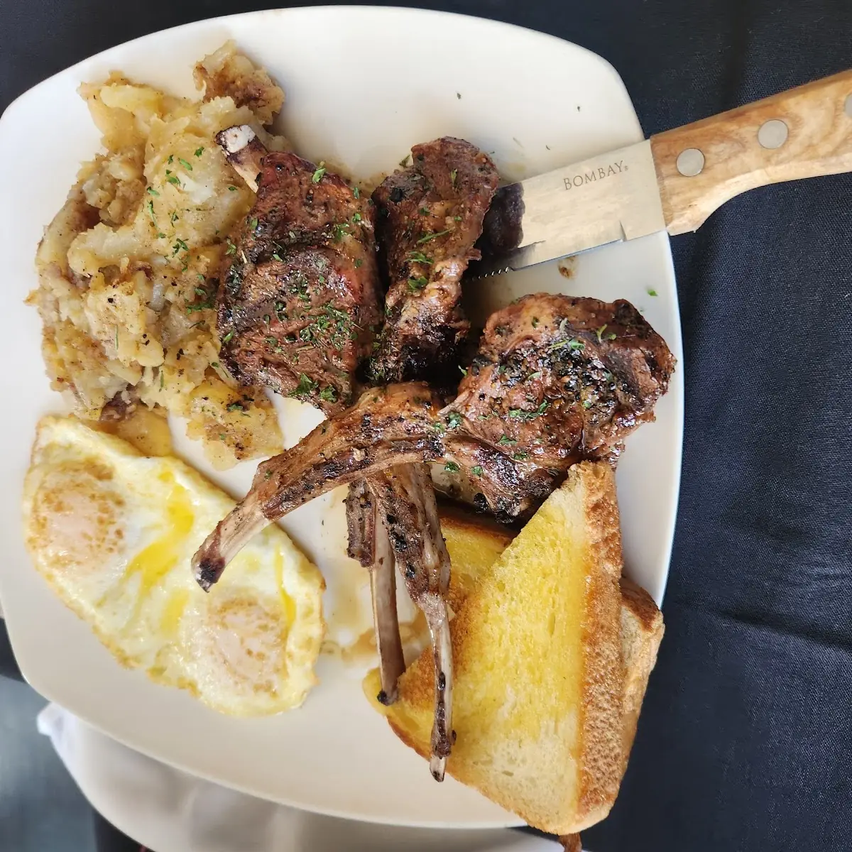(4) Grilled Lambs Chops