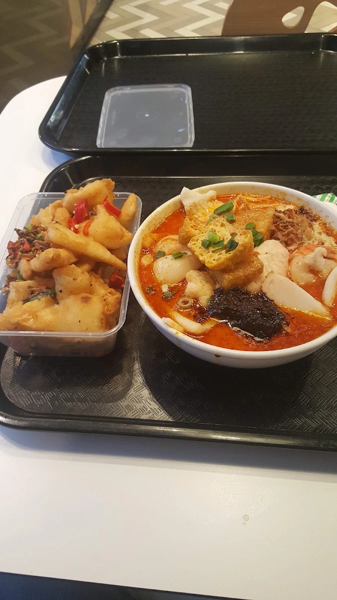 Seafood Laksa & Spicy Salt Squid, Simply Noodles