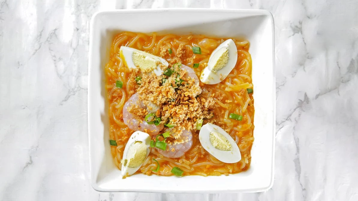 Seafood Palabok, Kumare Restaurant and Bakery