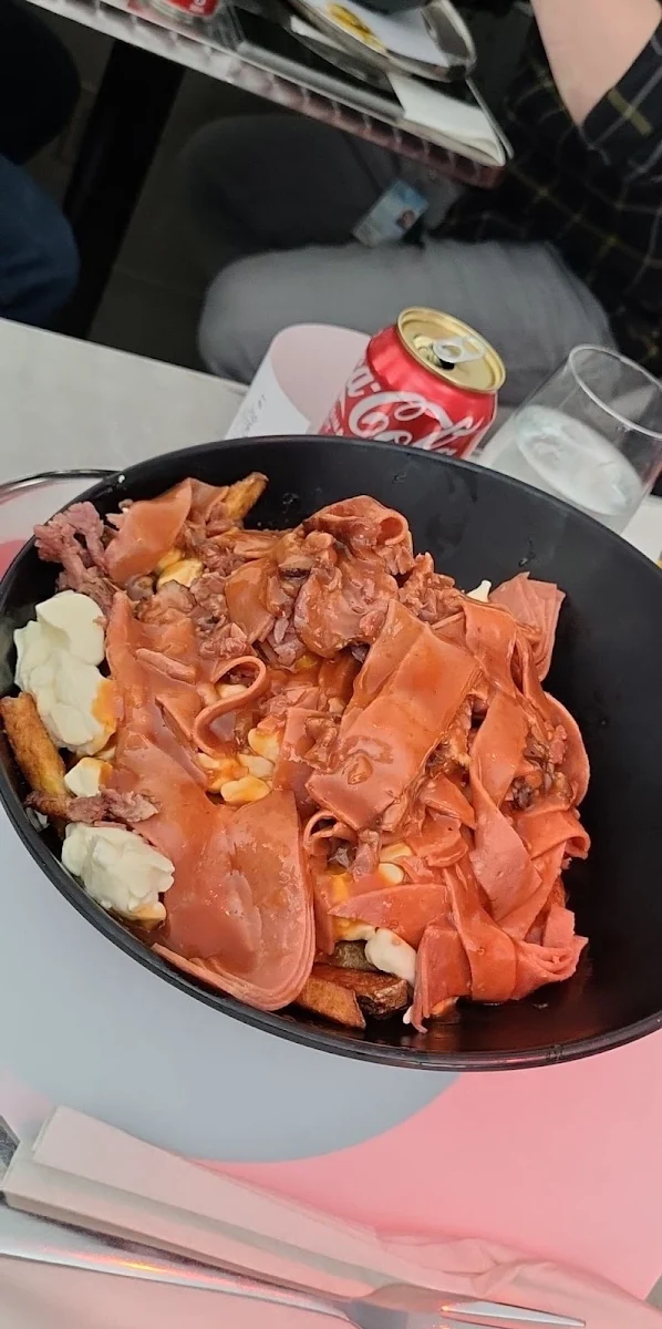 Poutine Moked Meat Et Pepperonj