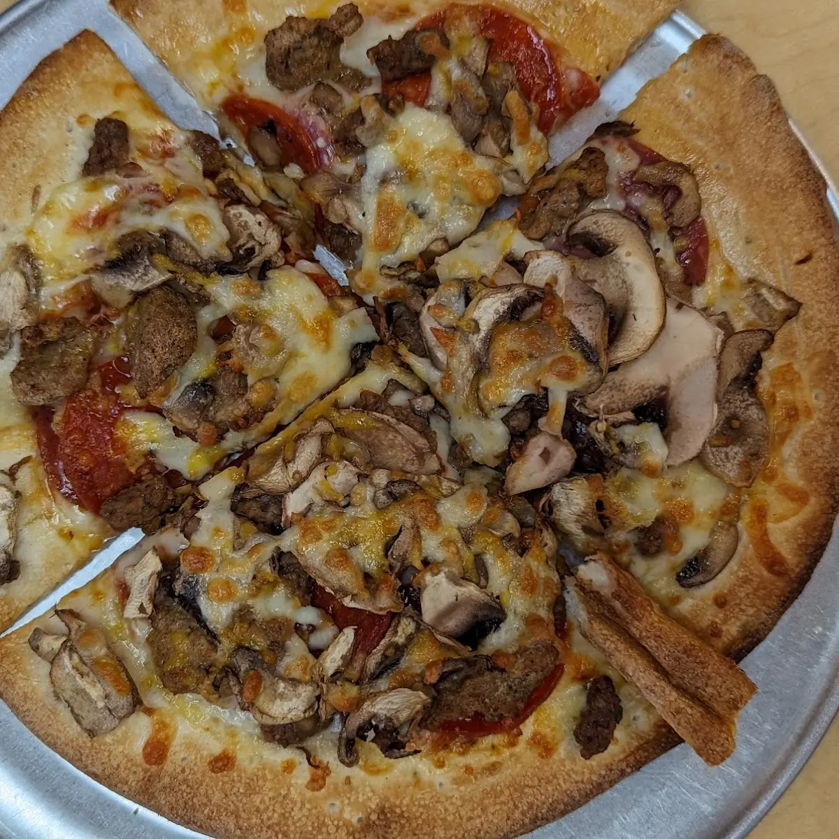 Nick's Meat Eater Pizza (Small 10'' (6 Slices))