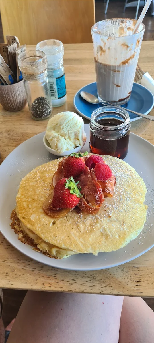 Canadian Fluffy Pancakes, Valley Coffee