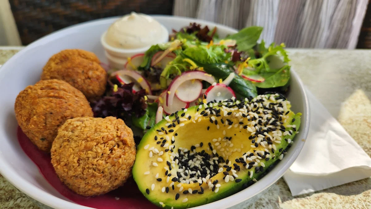 Falafel Bowl, Kembali Cafe