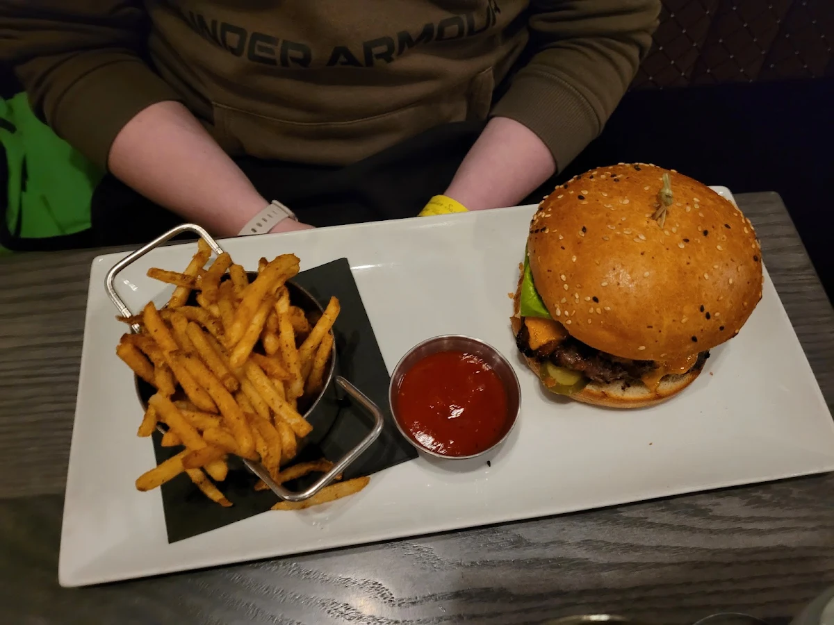Burger, Cut Casual Steak & Tap