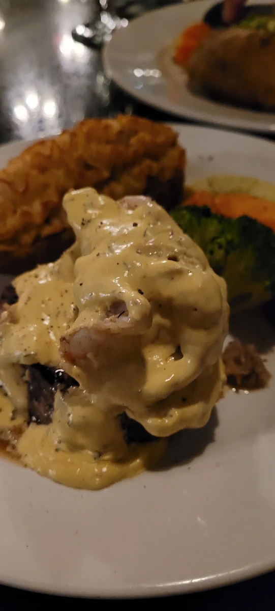 Sirloin Oscar, Cut Casual Steak & Tap