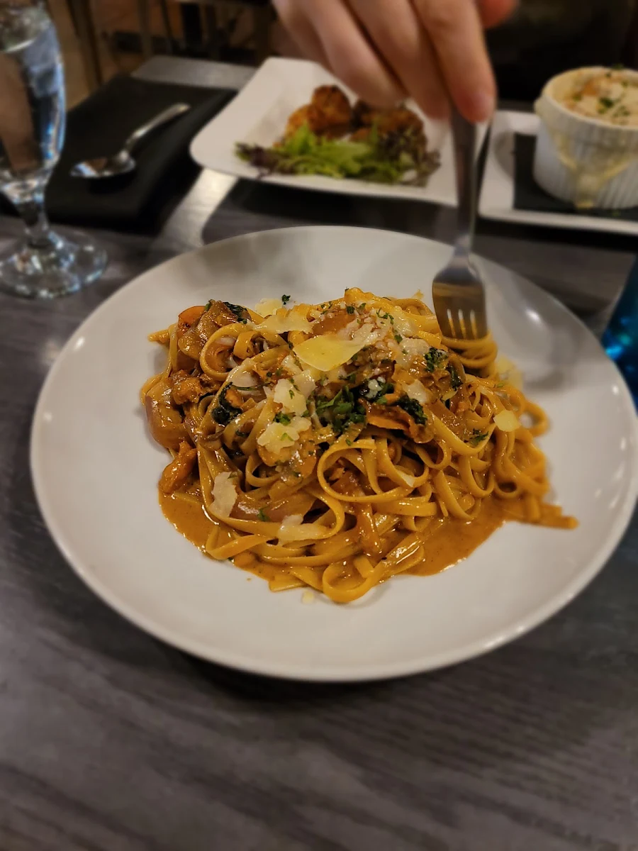 Smoked Salmon Pasta, Cut Casual Steak & Tap