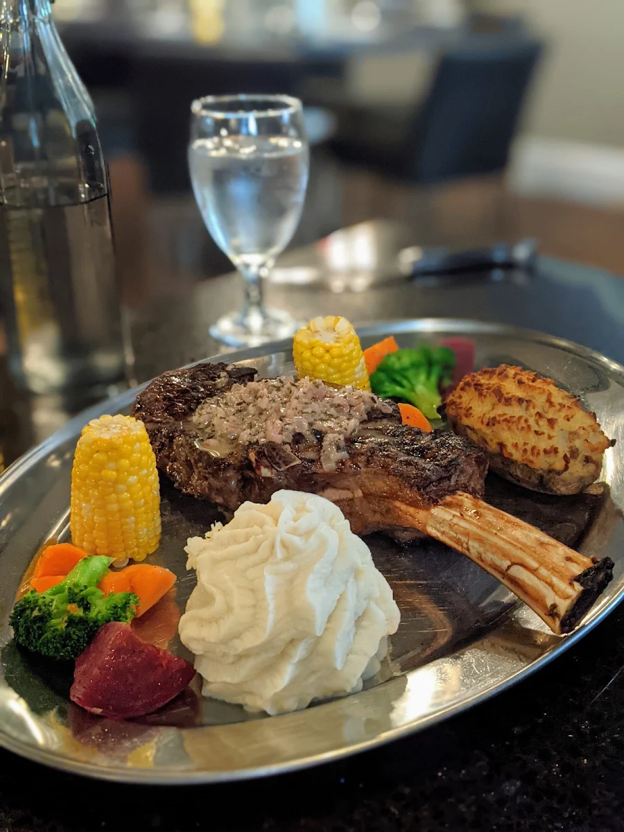 Tomahawk Steak, Cut Casual Steak & Tap