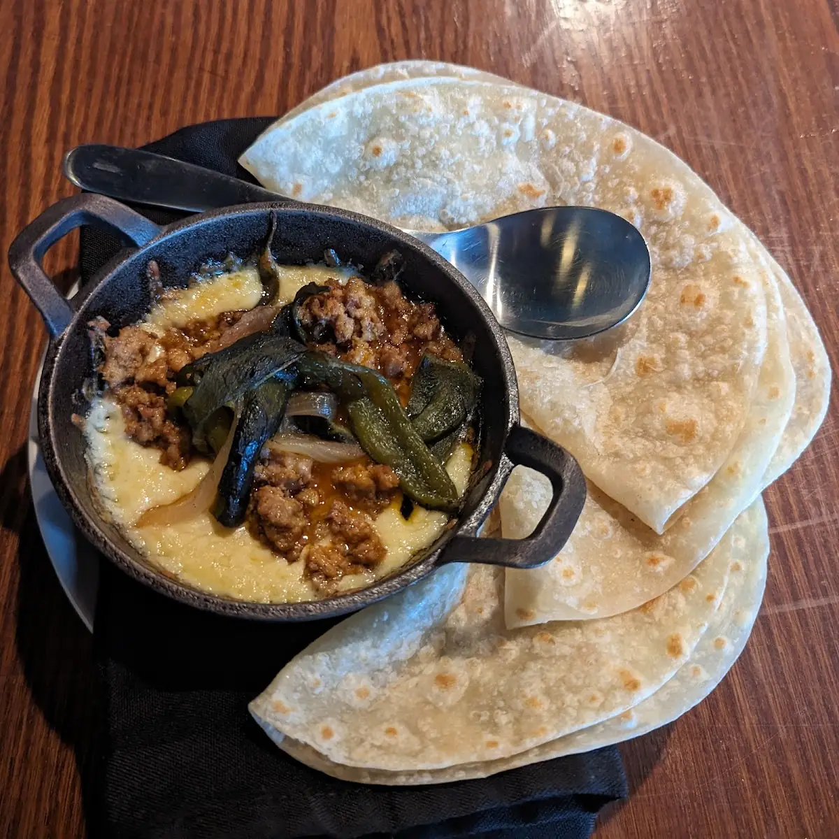 Queso Fundido Con Rajas
