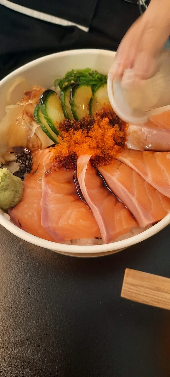 Salmon Don, Roman Tei Taruhachi