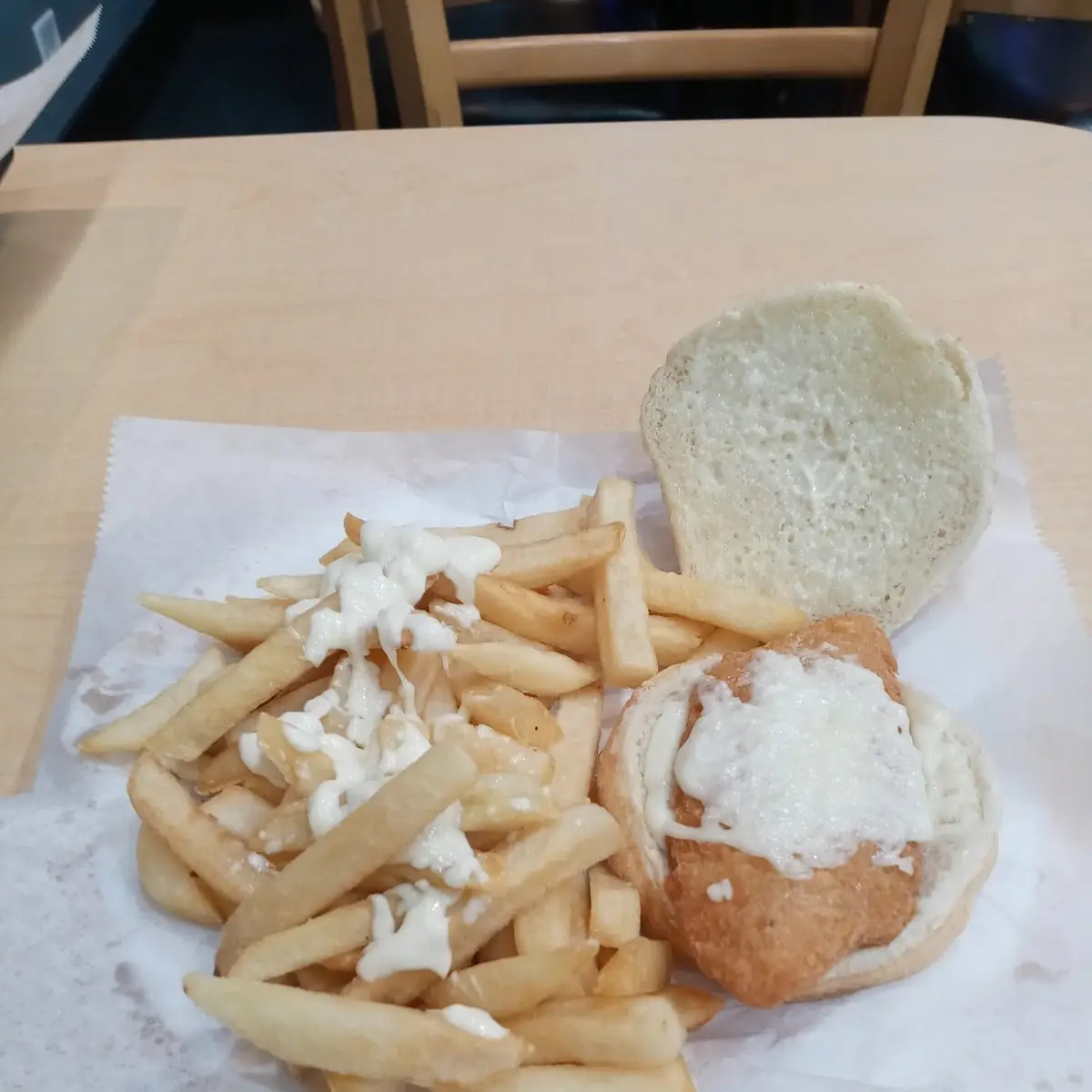 Fish Burger w Fries
