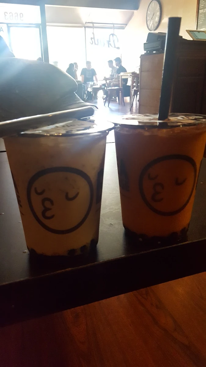 Oolong Milk Tea and Thai Tea