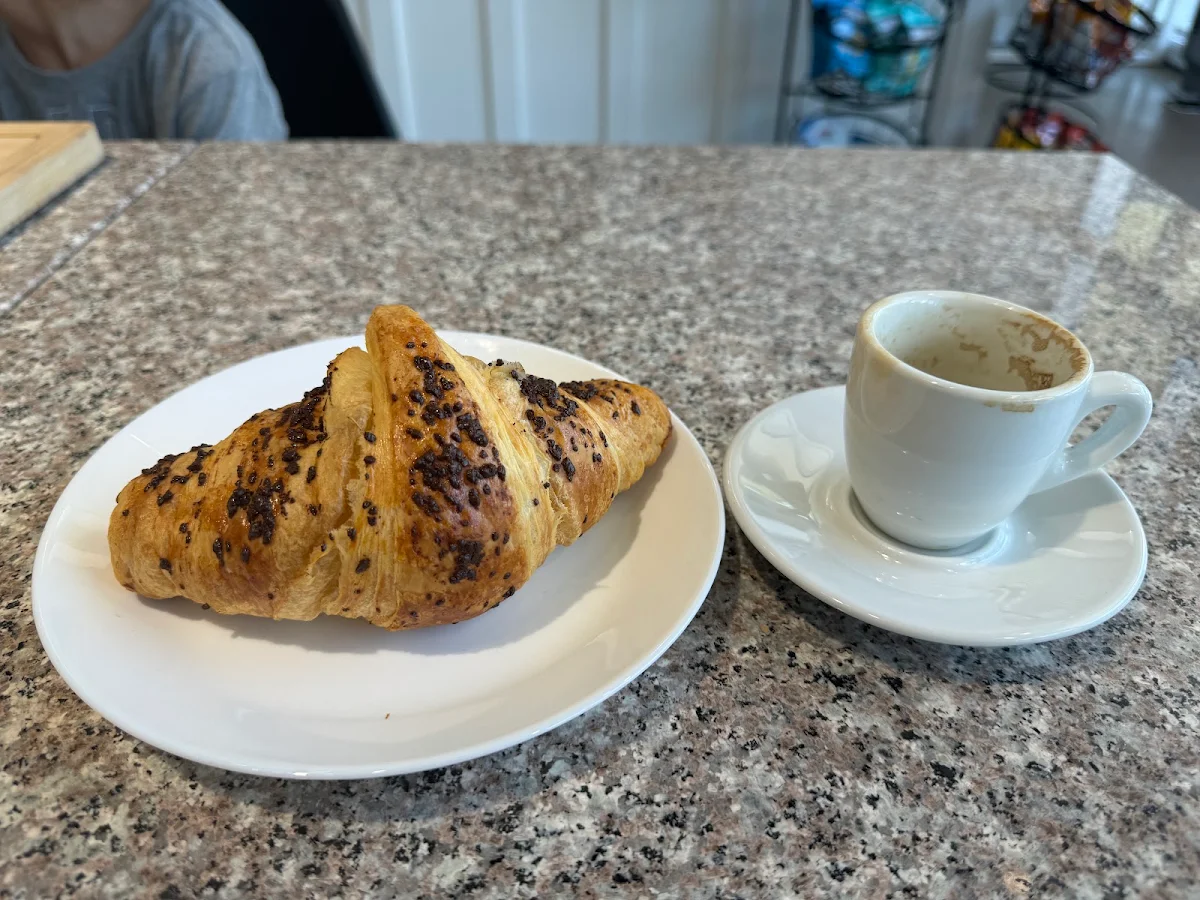 Highlights, Lovina Café & Épicerie
