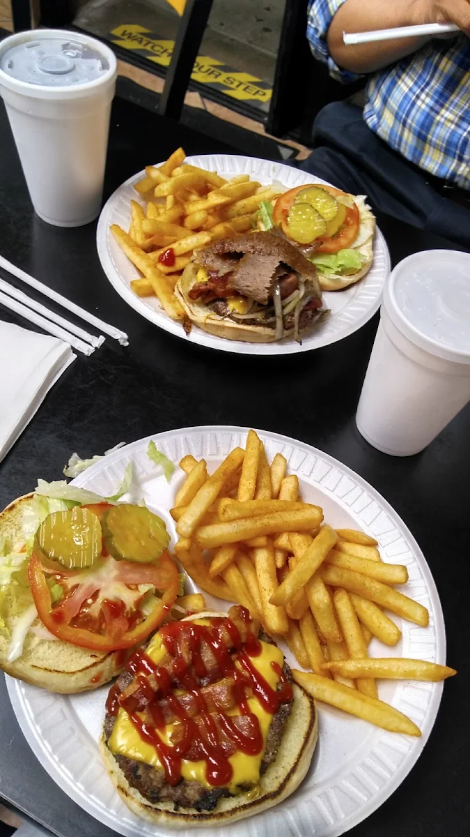 Goz Deluxe Cheeseburger Combo