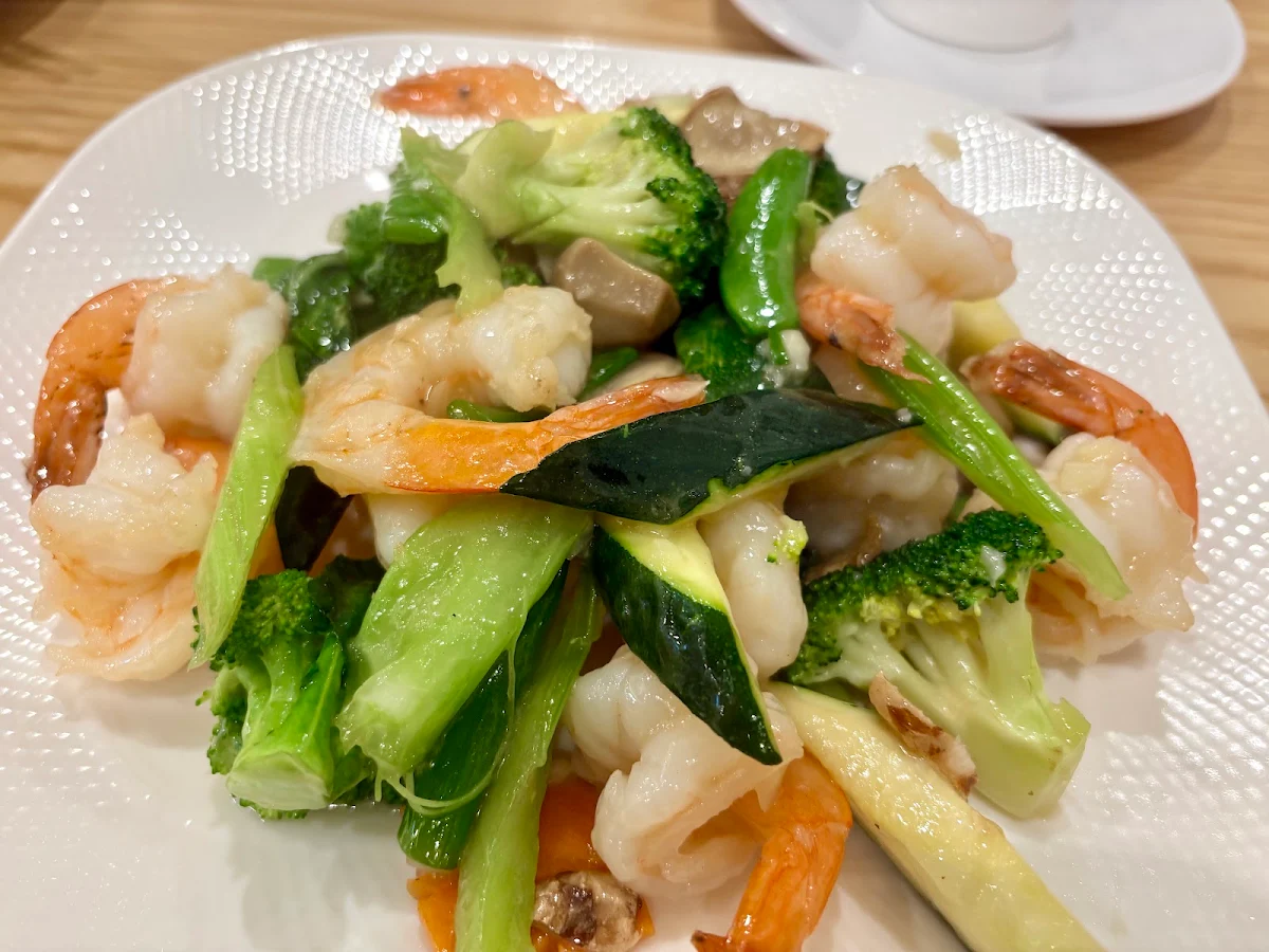Seafood Combination w Flat White Rice Noodle