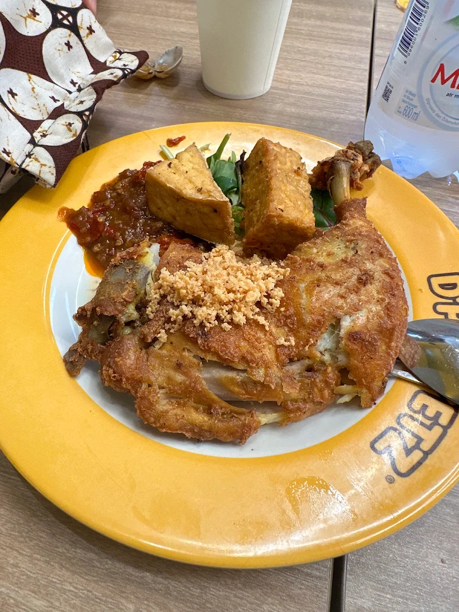 Ayam Goreng, D'penyetz & D'cendol Sussex (Halal)