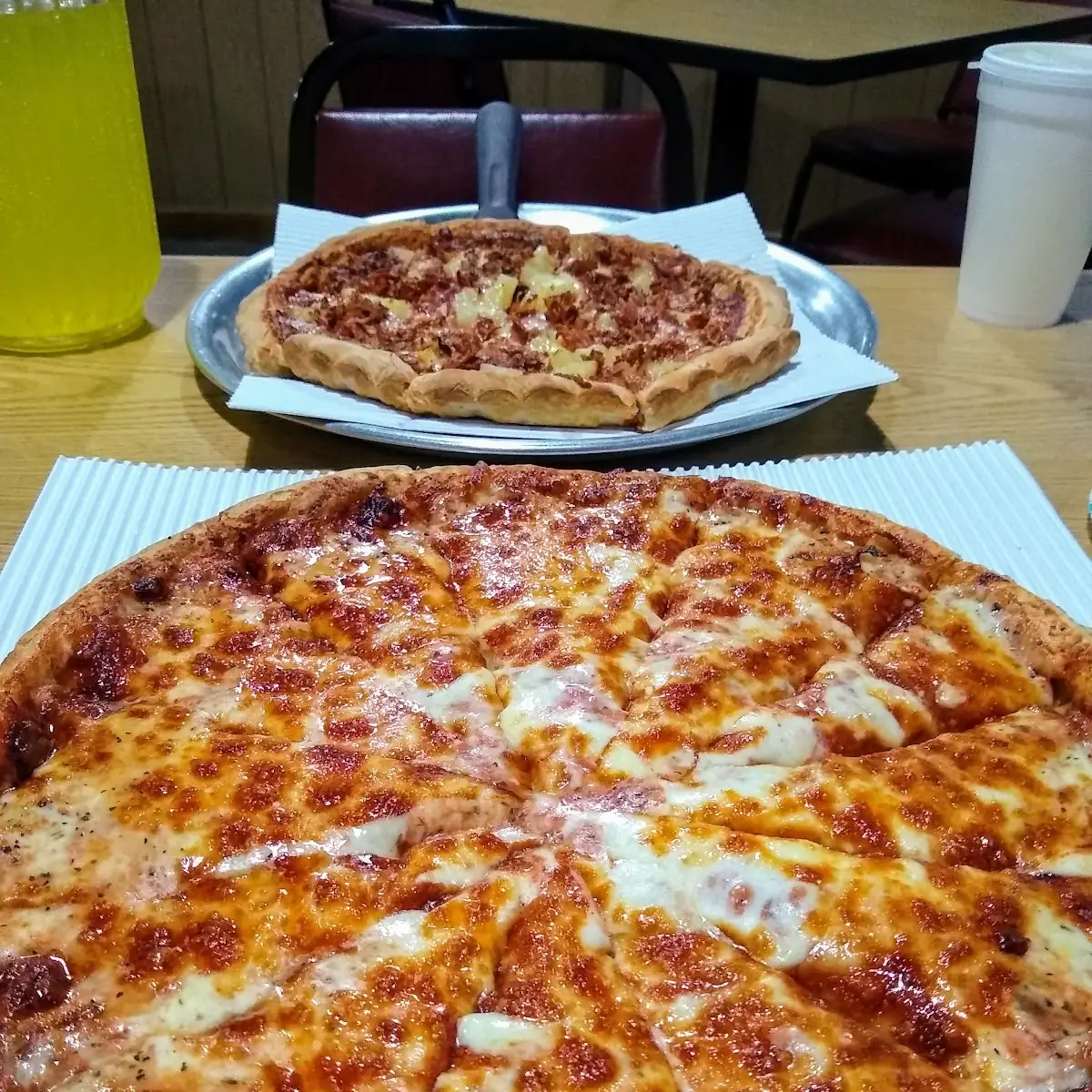 Cheese Pizza & Bacon w Pineapple Pizza