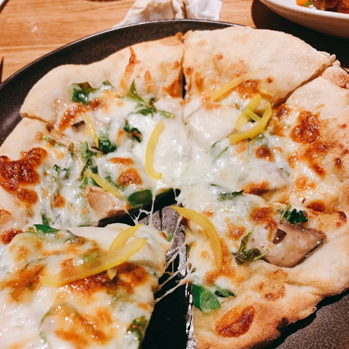 Ali'i Mushroom Pizza