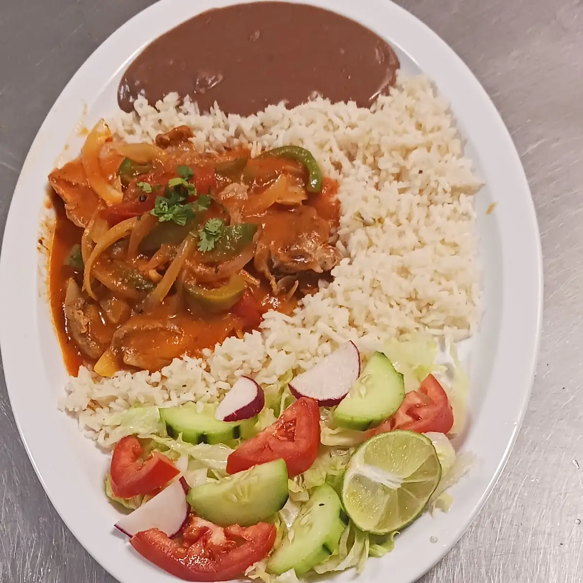 Rica Pupusas Revueltas