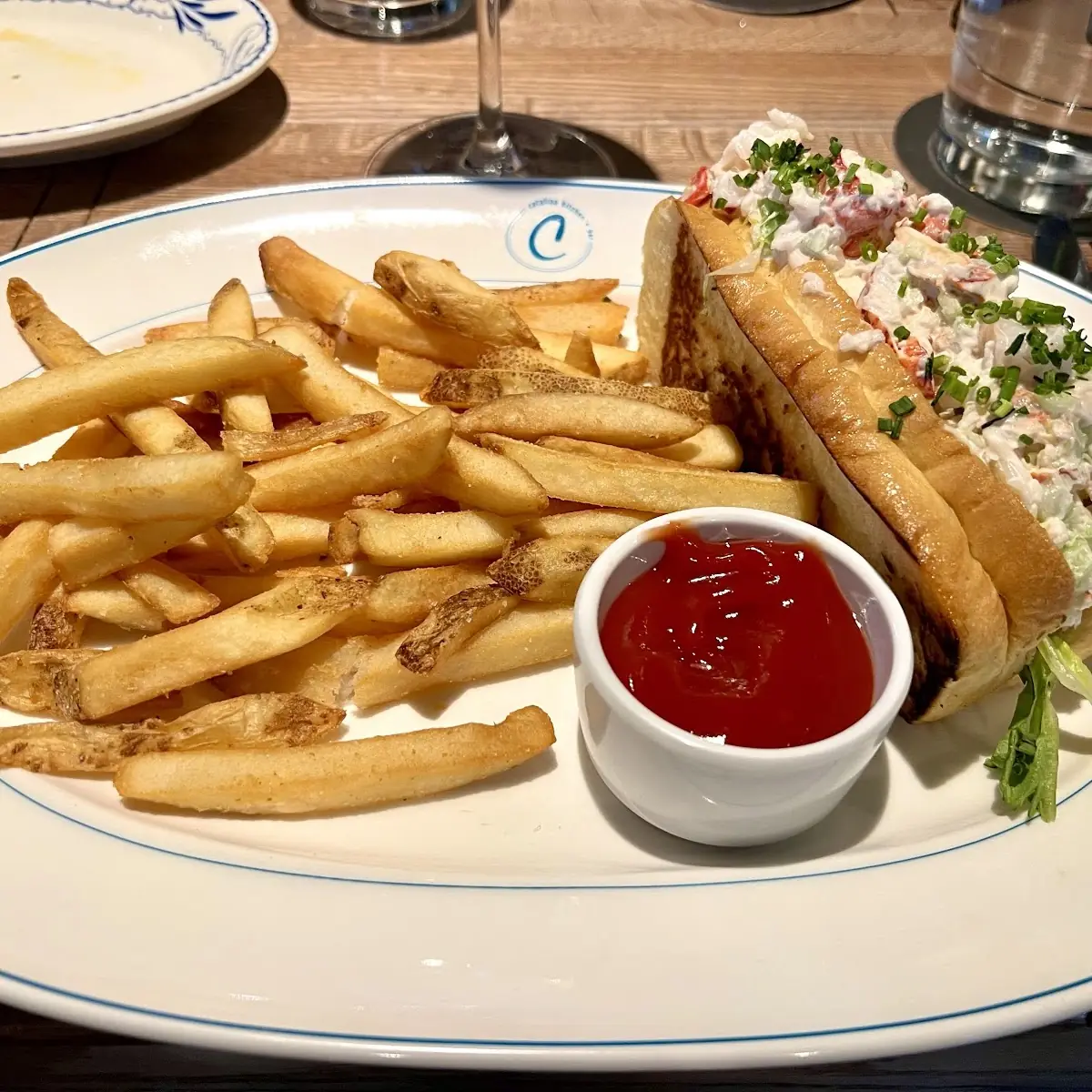 Lobster Roll with Fries