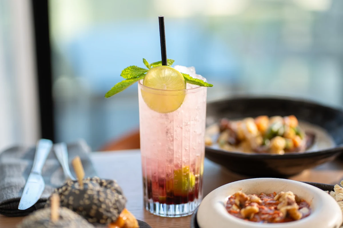 Highlights, Aviator Bar, Mawson Lakes