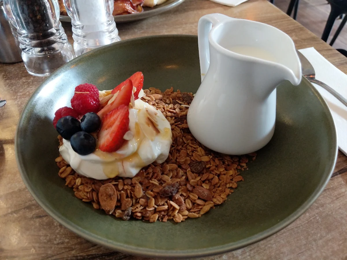 Maple Spelt Granola, Cafe Mosman