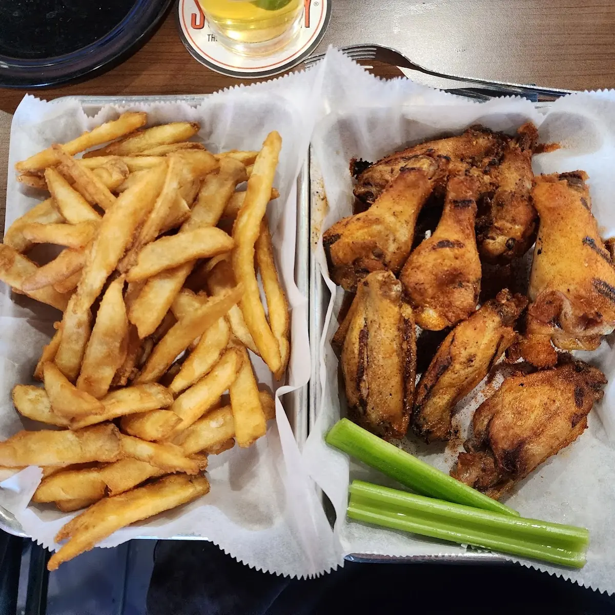 Chicken Wings with Fries