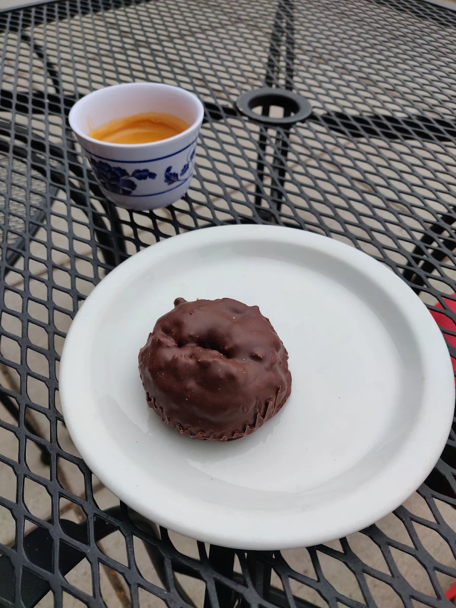 Chocolate Dipped Macaroons and Espresso