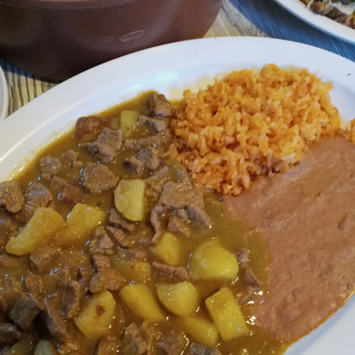 Carne Con Chile Verde Plate
