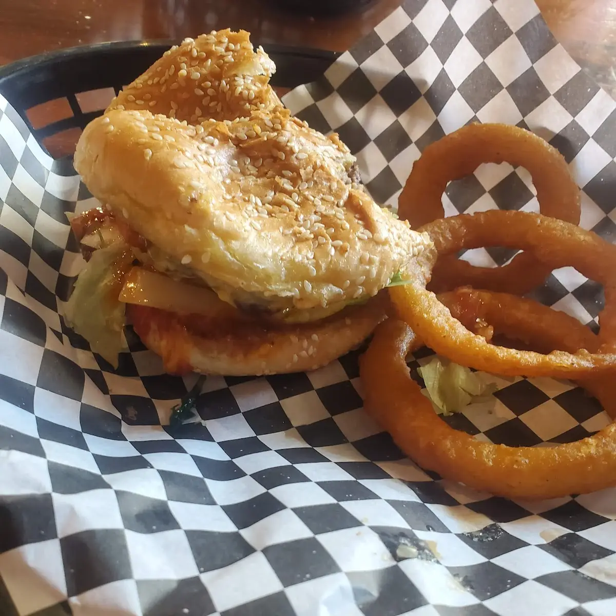 Hamburger with Onion Rings