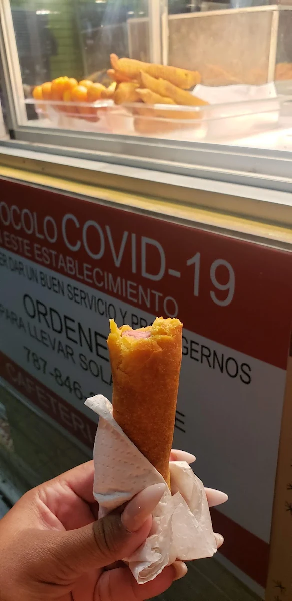 El Famoso Cheese Dog