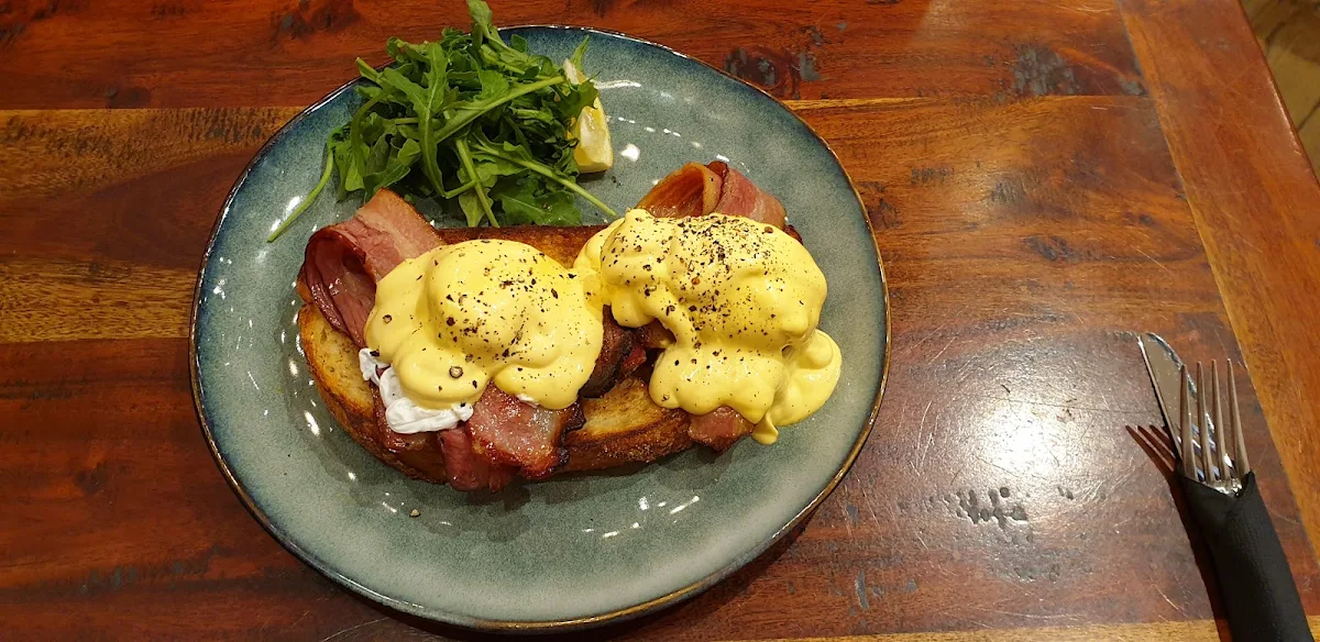 Eggs Benedict and Bacon, Jasper Coffee