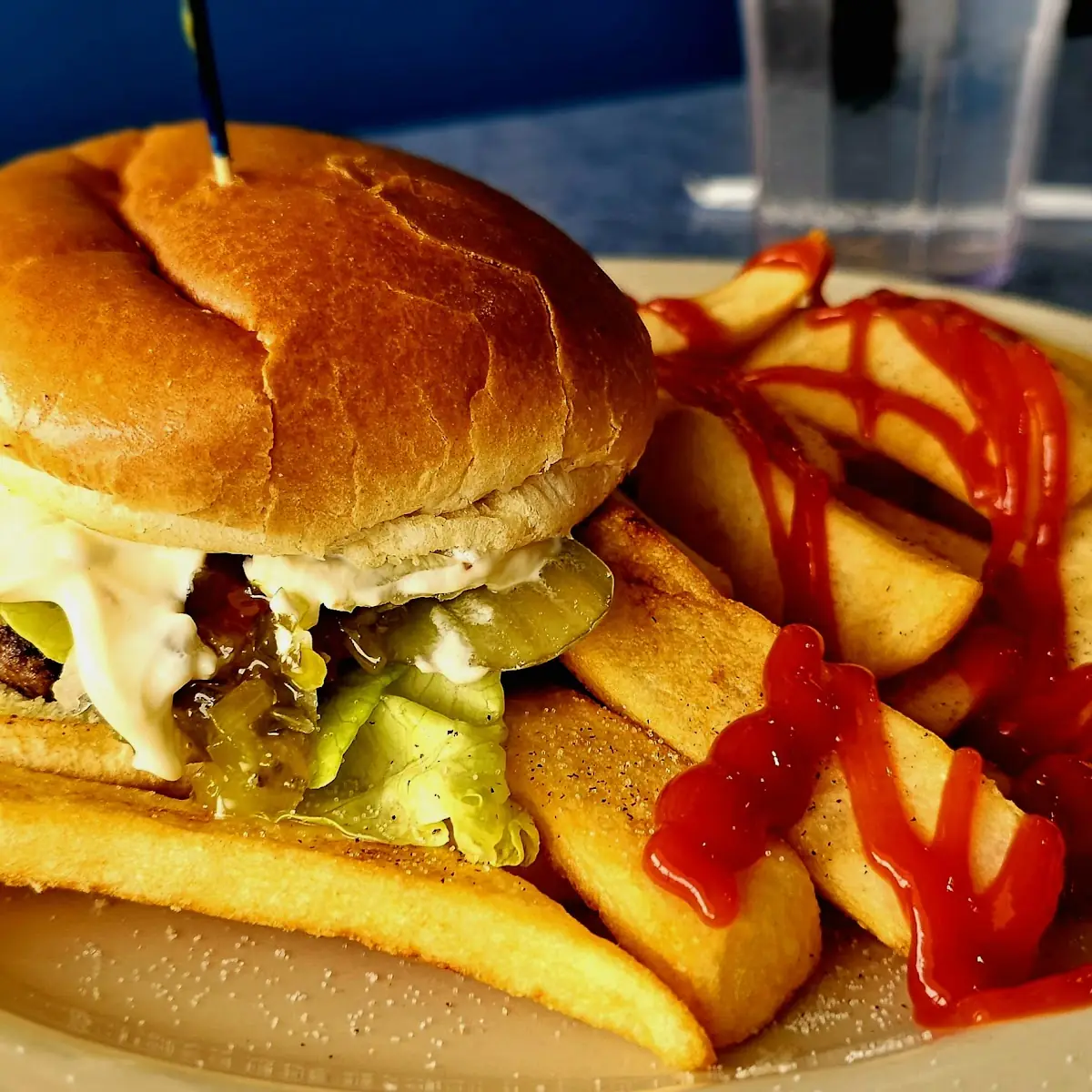 Cheeseburger and Steak Fries