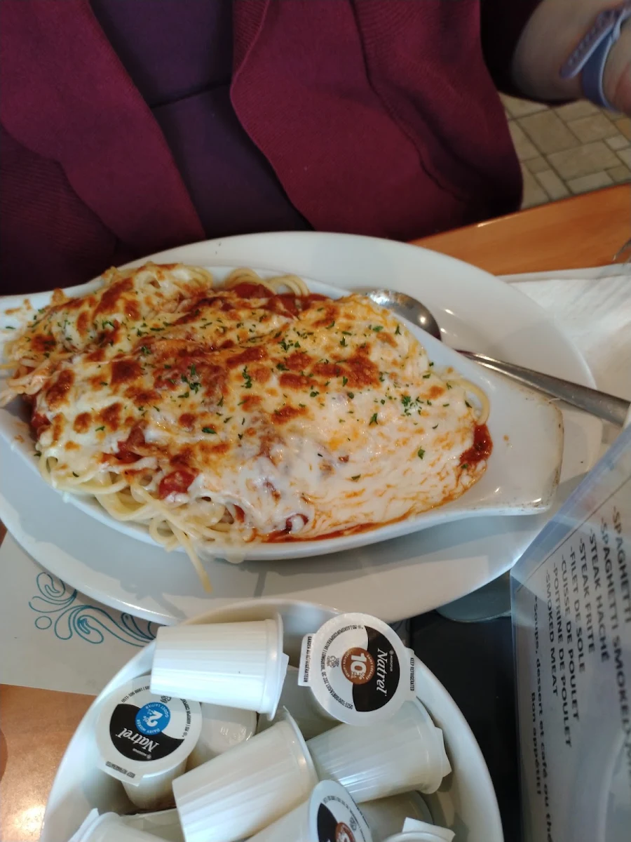 Spaghetti Gratinées, St-Christoph Restaurant