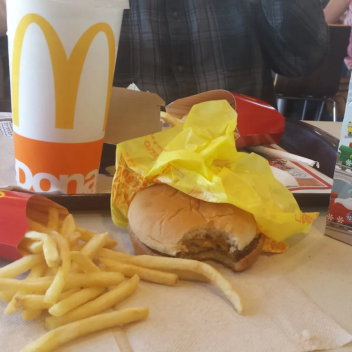Hamburger Happy Meal