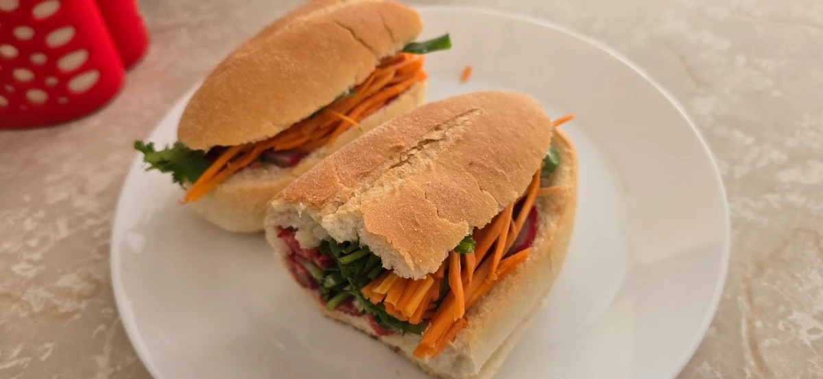 Banh MI Thit