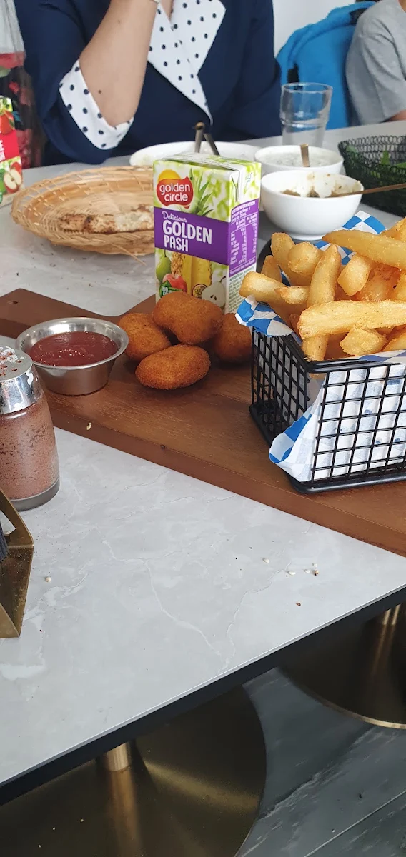 Nuggets and Chips, Banoo Restaurant