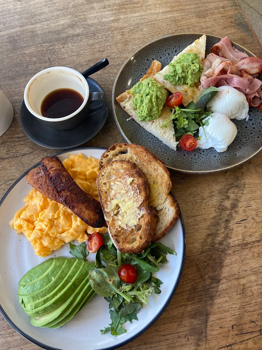 Poached Eggs and Mashed Avocado on Turkish Toast, Lot 1 Coffee