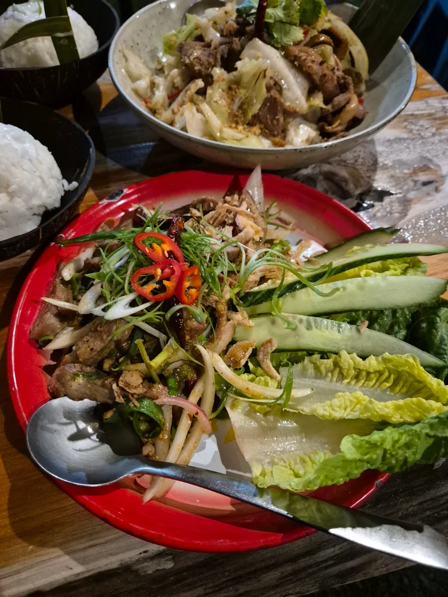 Namtok, Samgasat Thai Cuisine