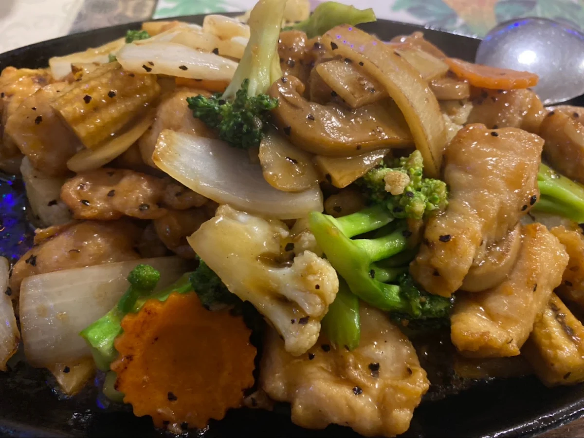 Black Pepper Chicken with Vegetables, Augusta Moon